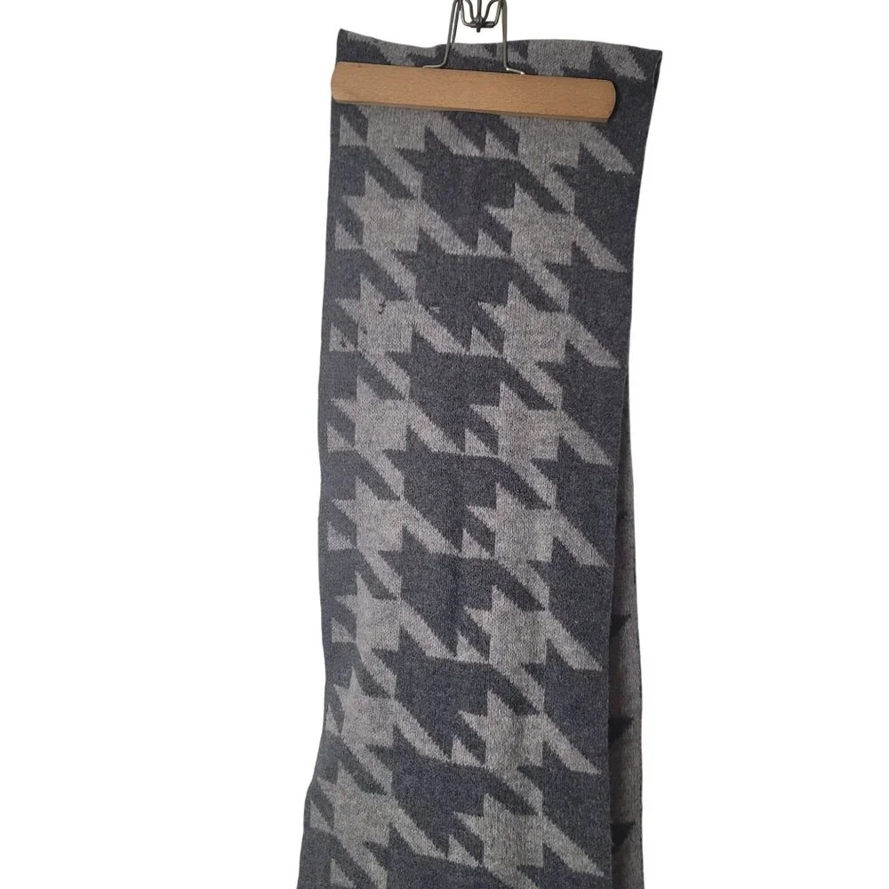Gant Men's Houndstooth Scarf Gray 100% Lambswool Classic Winter Accessory